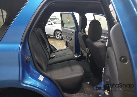 2011 Ford Escape from USA, damaged, VIN 1SMCU9D73BKB44917